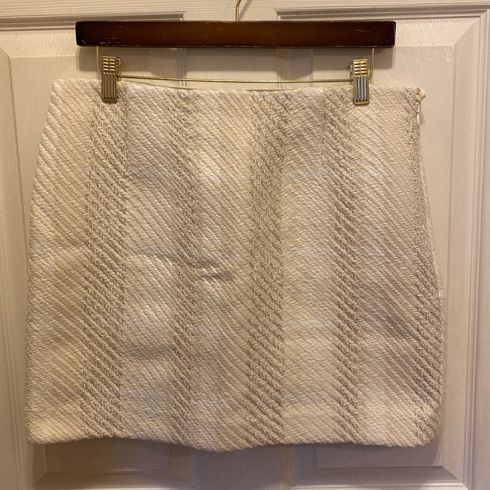 H&M short cream skirt size medium Excellent Preloved condition Easter ready